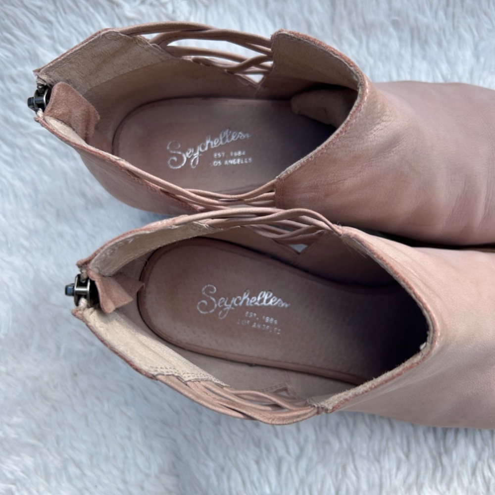 Seychelles Dusty Blush Suede Lattice Side Cutout Ankle Boots - Picture 9 of 12